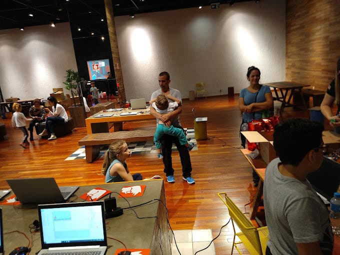 SuperGeeks Americana — foto 6